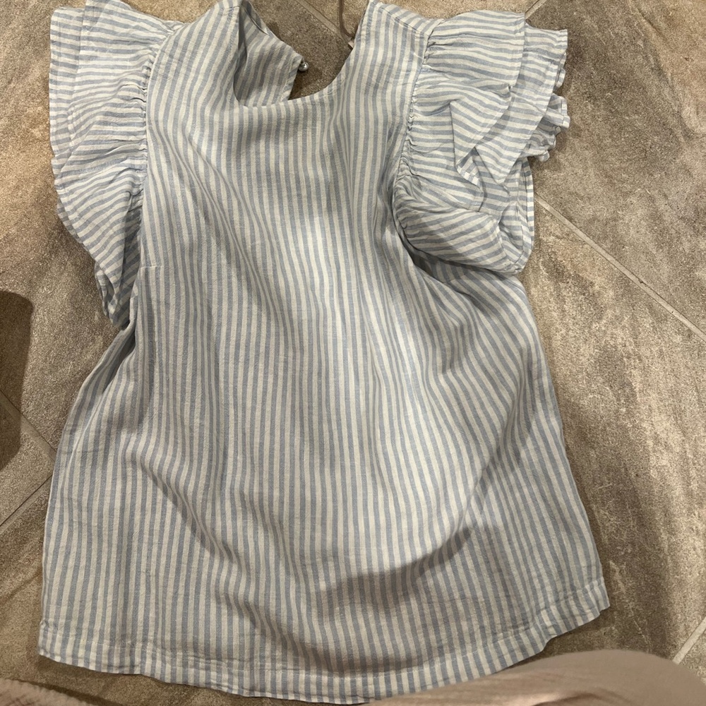 NWT (a new day) ruffle short sleeve
